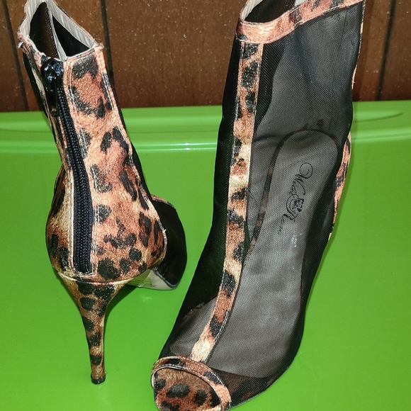 Shoes - Picture 2 of 2